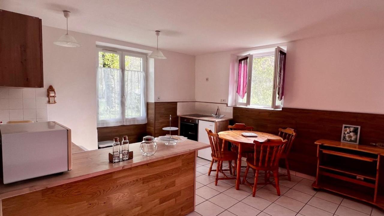 Superbe Appartement Aubessagne Exterior photo